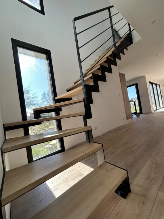 Création d'un escalier en métal sur mesure à Noyal , Saint-Brieuc, BERTHELOT METALLERIE